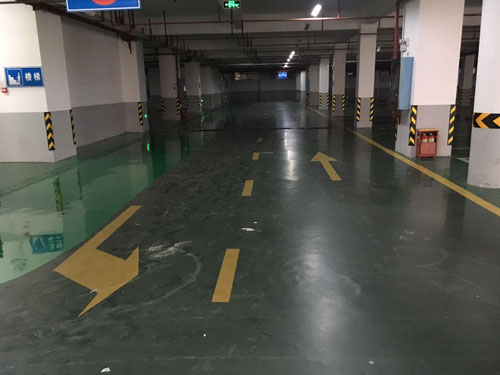 市委大院第二办公楼停车场地坪施工案例